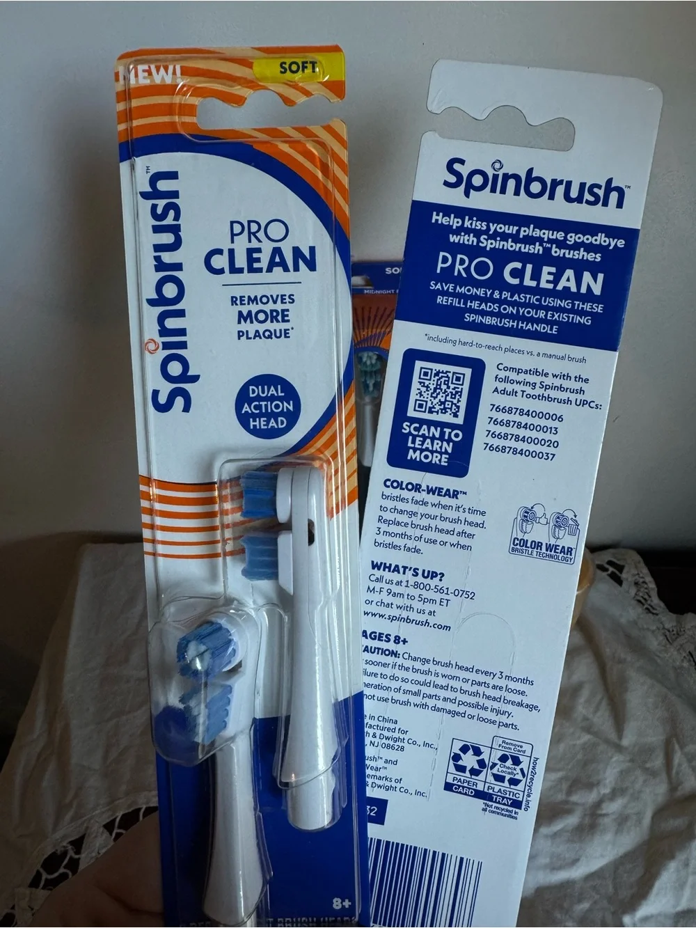 Brand New Battery Powered Spinbrush Toothbrush with 4 Replacements & Toothpaste